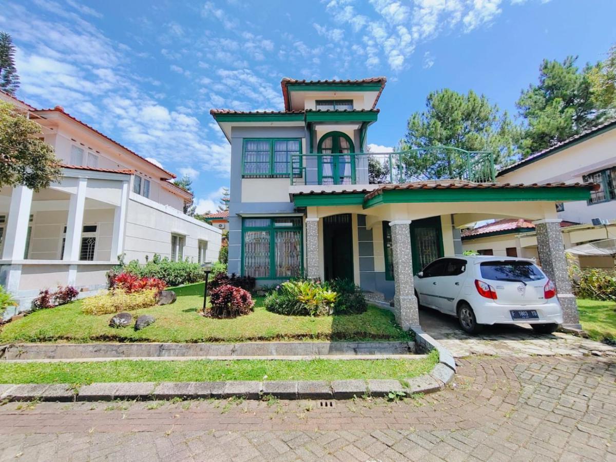 Villa Semesta Cikundul Esterno foto