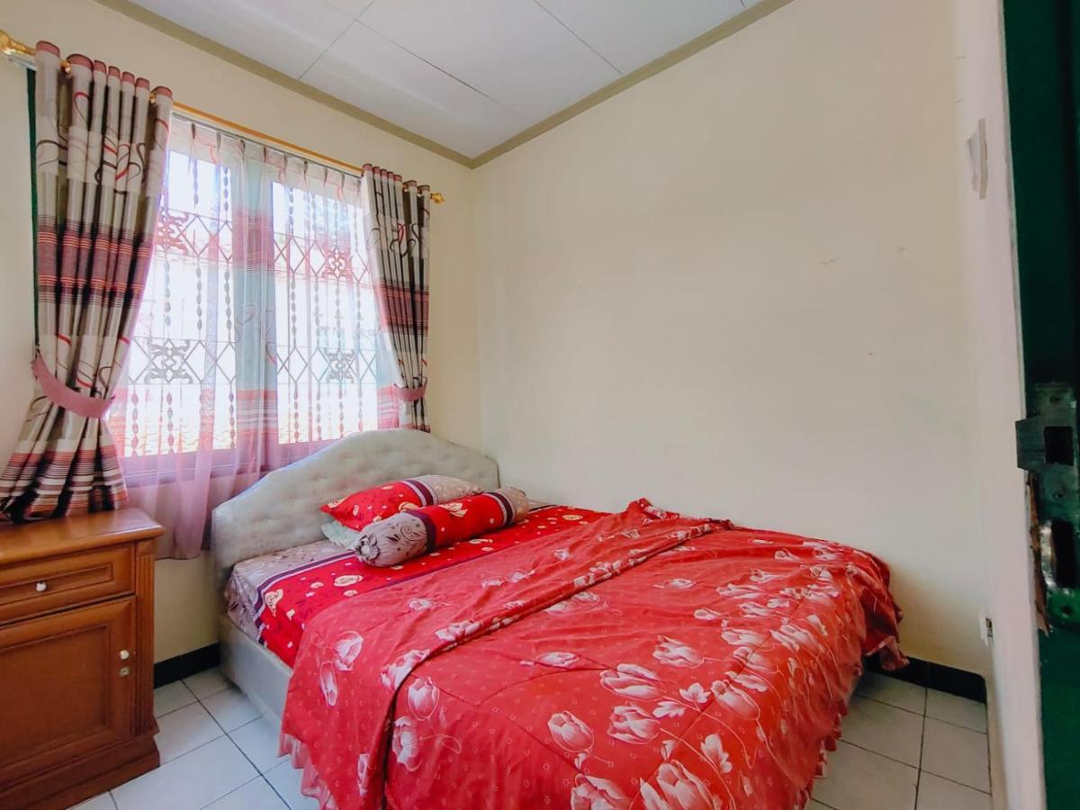 Villa Semesta Cikundul Esterno foto