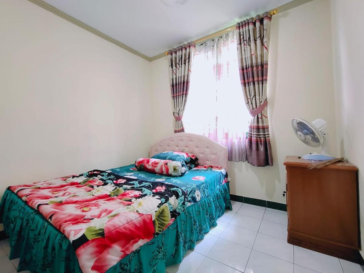 Villa Semesta Cikundul Esterno foto