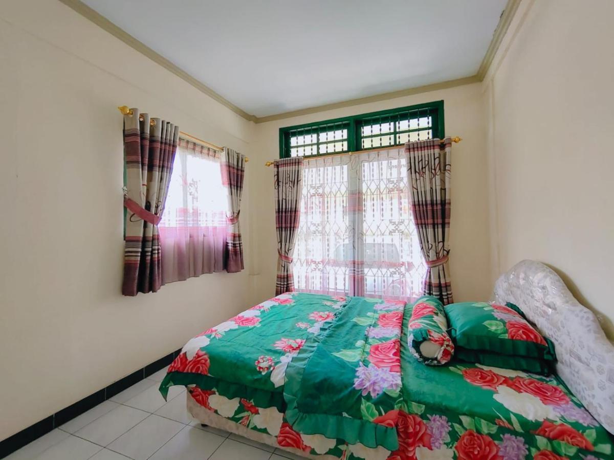 Villa Semesta Cikundul Esterno foto