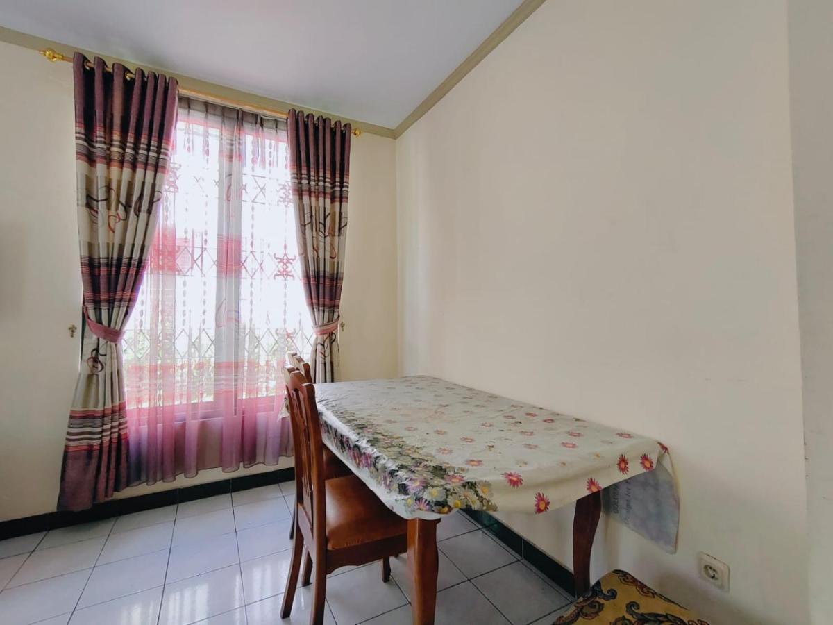 Villa Semesta Cikundul Esterno foto